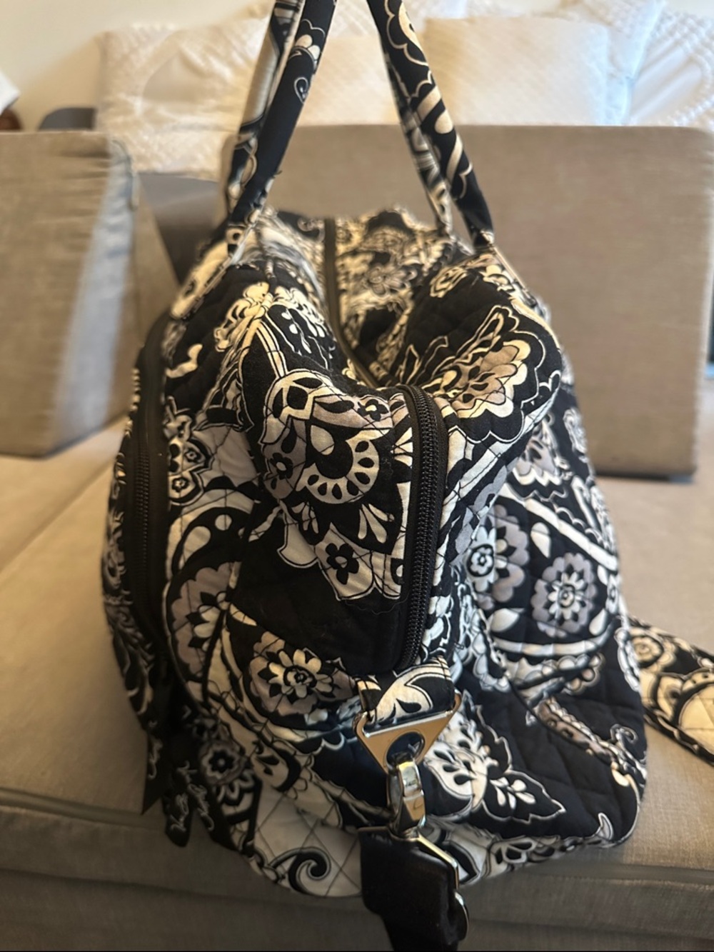 Vera Bradley weekender/carry on bag bundle - Picture 2 of 7